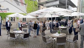 Sommerlicher Start im Hof von Haus Witten